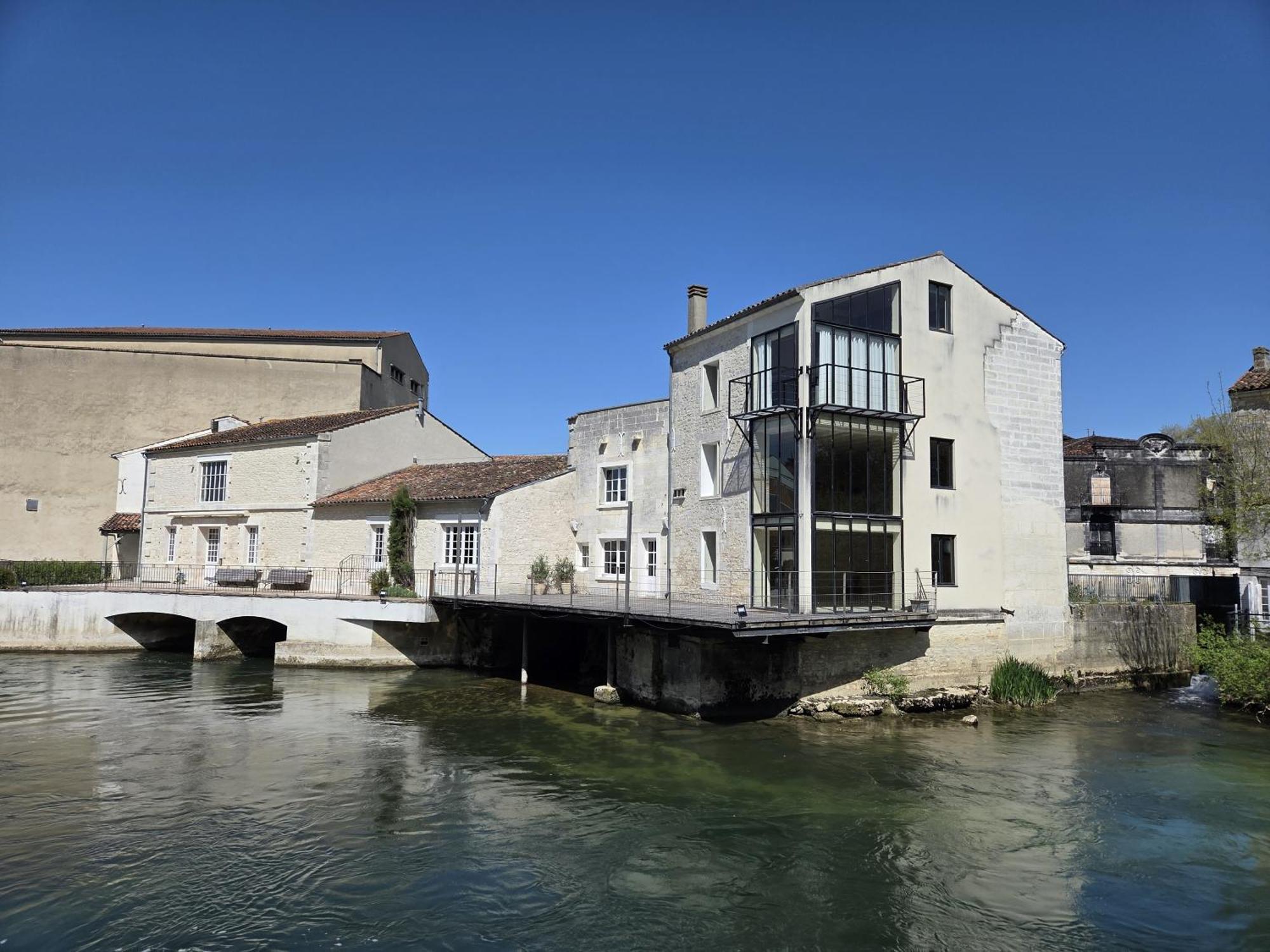 Quai 3 Loft Moderne Et Lumineux Les Pieds Dans L'Eau Apartamento Jarnac Exterior foto